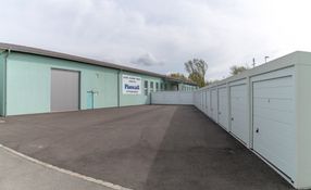 Place4all - Garagen mieten in Sierning und Stockerau